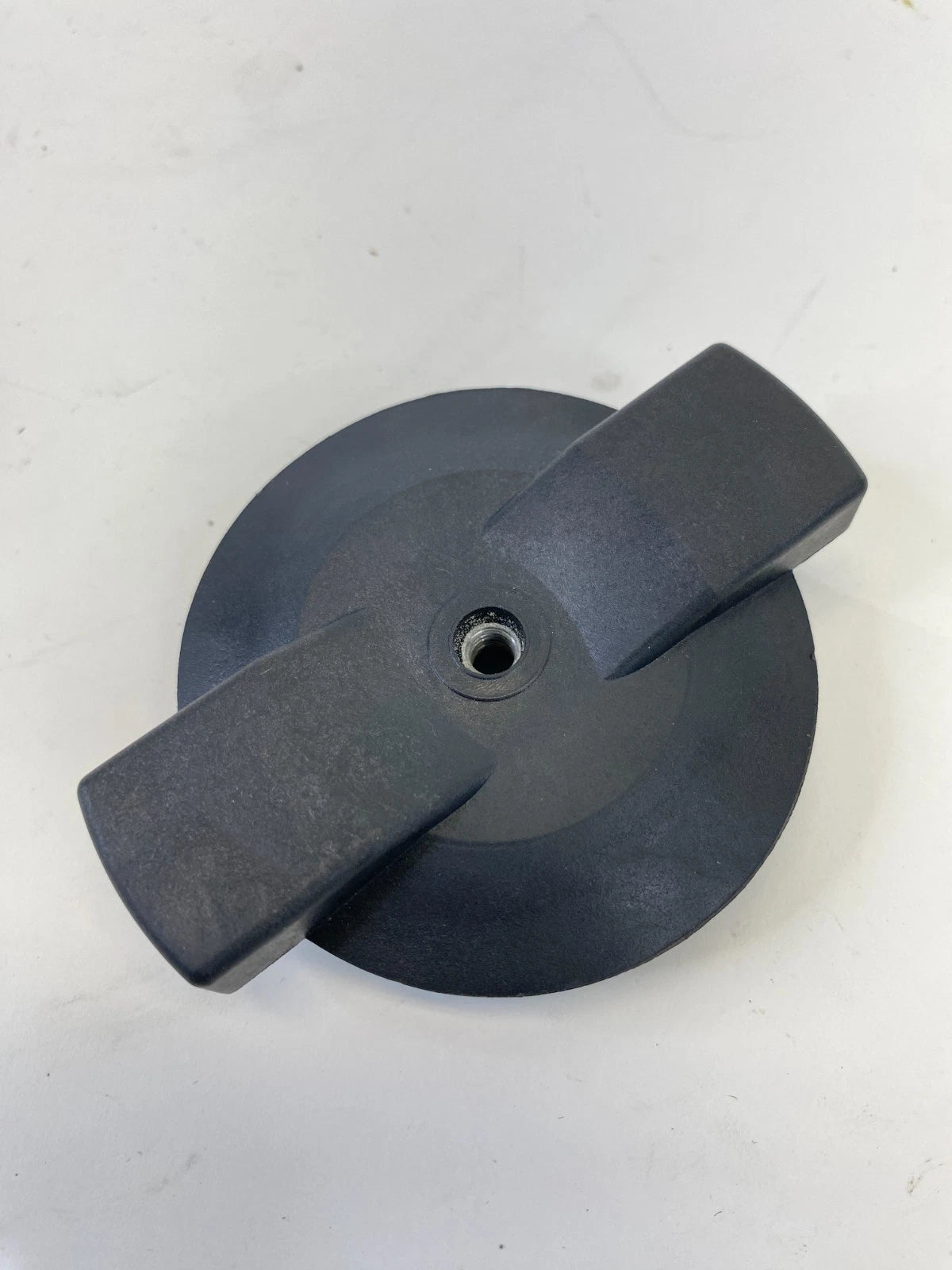 2004-2012 CHEVROLET MALIBU SPARE TIRE HOLD DOWN MOUNT PLATE BRACKET BOLT OEM