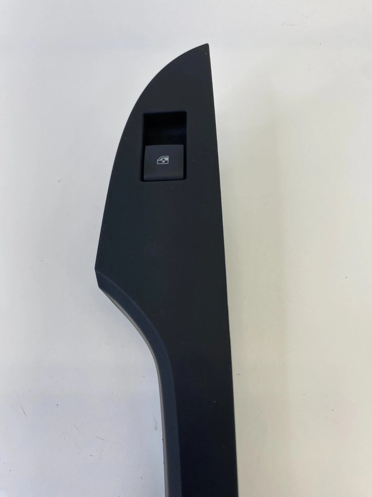 2013-2016 CADILLAC ATS REAR RIGHT DOOR WINDOW SWITCH BEZEL TRIM 23181530 OEM