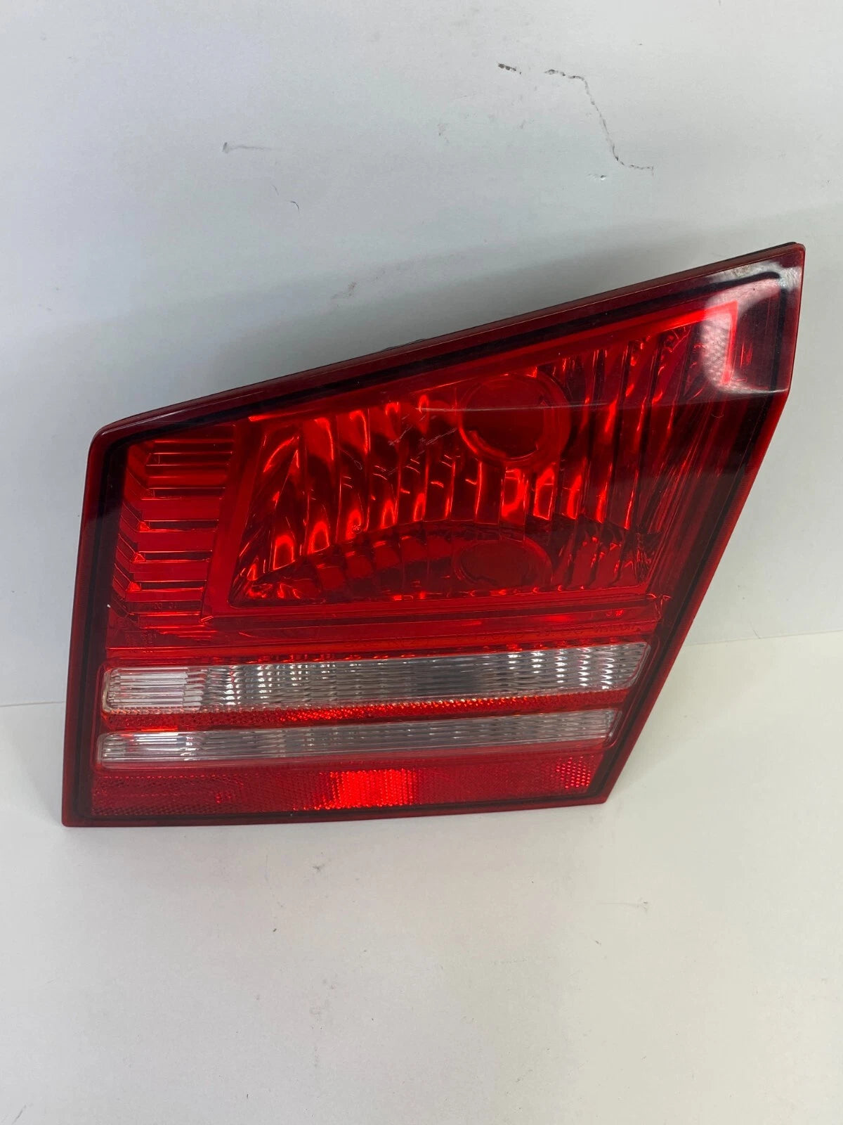 2009-2020 DODGE JOURNEY RIGHT PASSENGER SIDE INNER TRUNK TAIL LIGHT 04806368 OEM