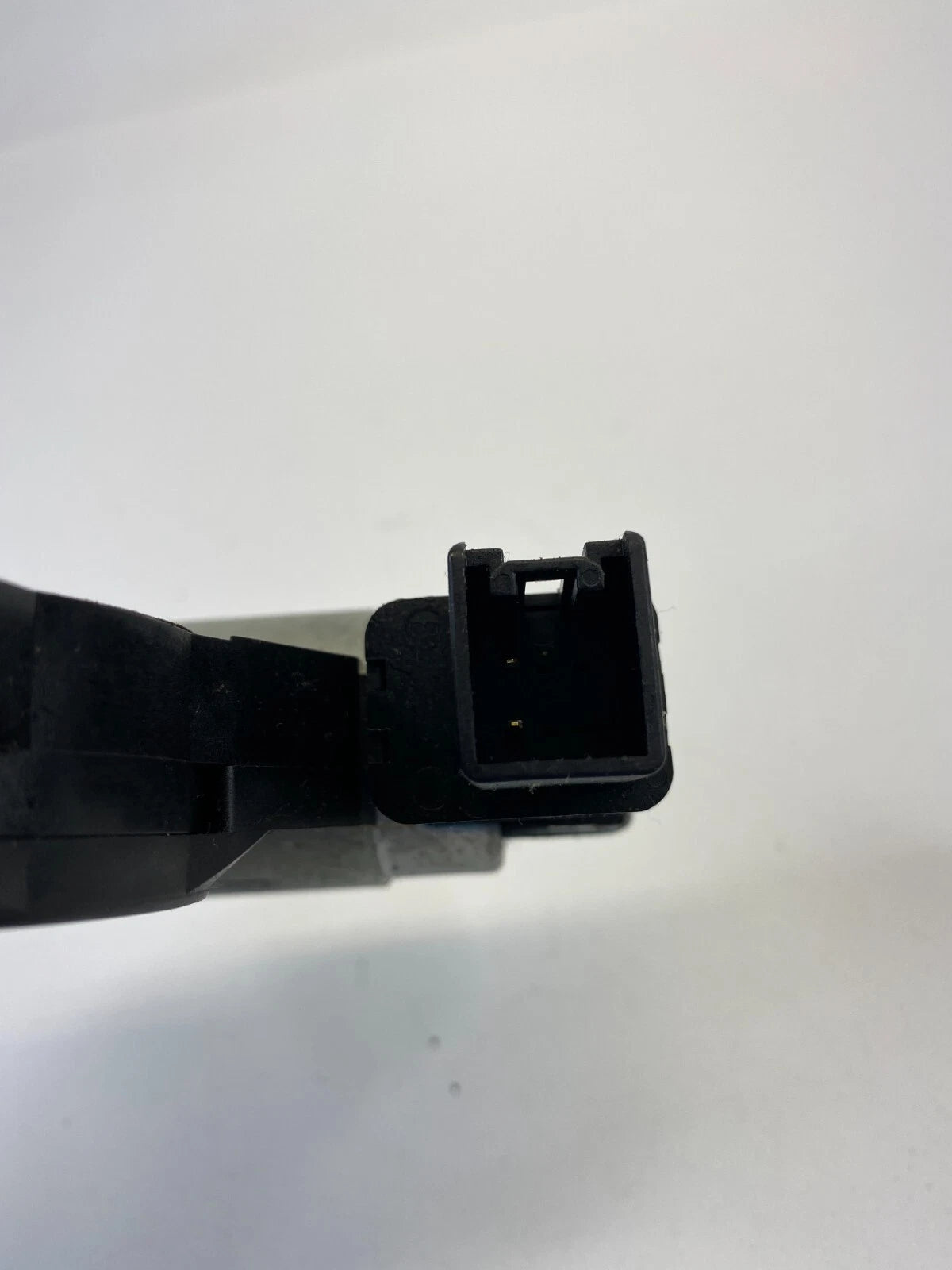 2004-2009 MAZDA 3 MAZDA3 REAR RIGHT SIDE DOOR POWER WINDOW MOTOR G22C5958X OEM