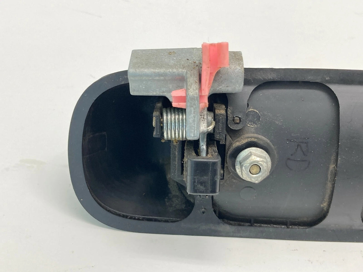 02-07 JEEP LIBERTY REAR LEFT SIDE OUTSIDE EXTERIOR DOOR HANDLE 55360335AF OEM