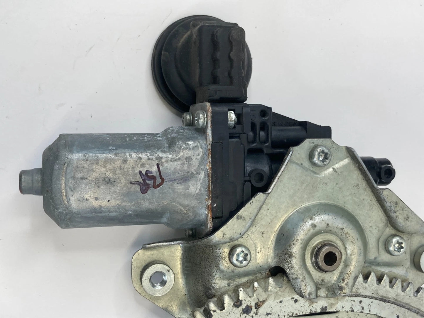 04-09 TOYOTA PRIUS REAR RIGHT PASSENGER WINDOW REGULATOR MOTOR OEM 85710-35180
