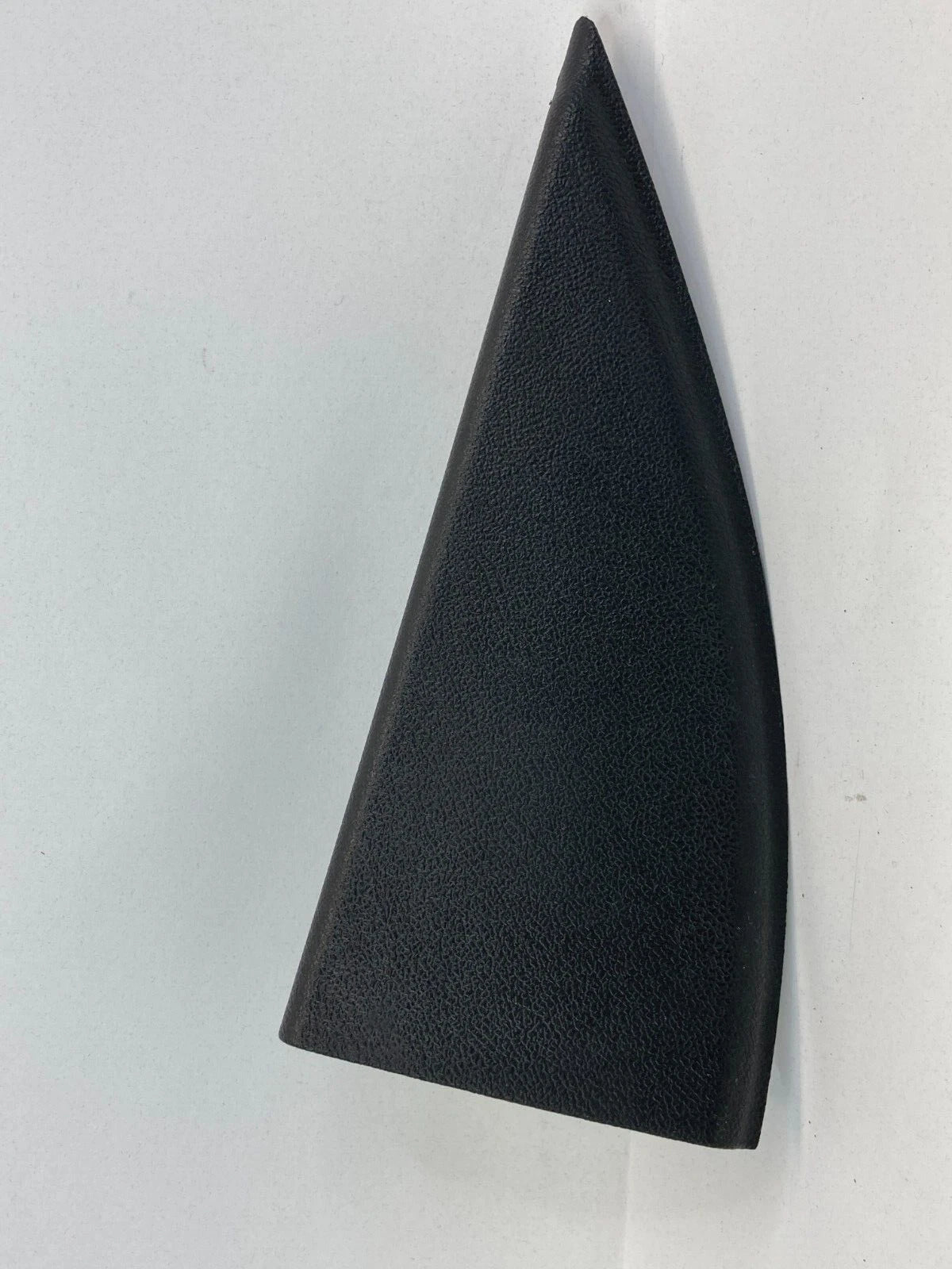 2006-2009 PONTIAC TORRENT REAR RIGHT INTERIOR DOOR CORNER COVER 22722255 OEM