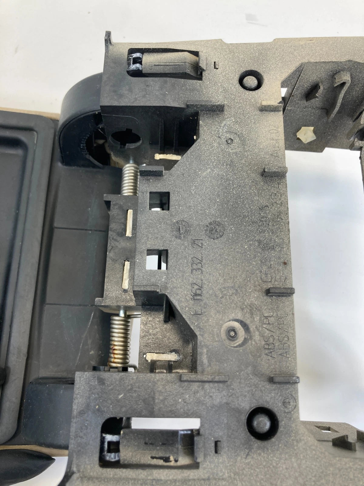 2007 2008 BMW 328XI CENTER CONSOLE ARMREST LID COVER BEIGE SYNTHETIC LEATHER OEM