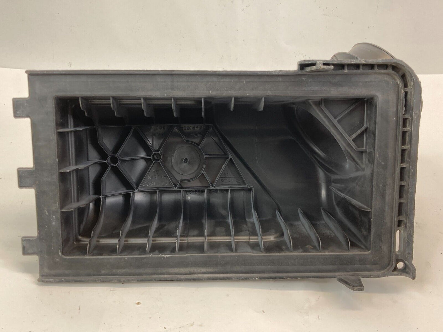 2008-2012 Ford Taurus Air Intake Filter Cleaner Box Upper Cover AG13-9643-AA