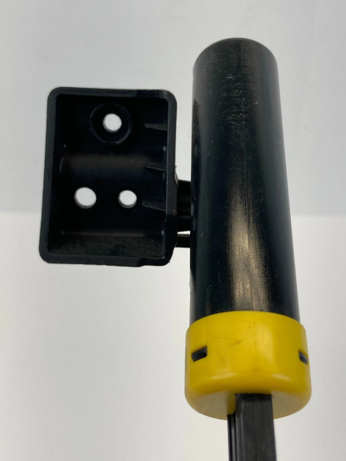2011-2016 HYUNDAI ELANTRA SEDAN 4-DR GLOVE BOX SUPPORT AIR FRAME DAMPER ASSEMBLY