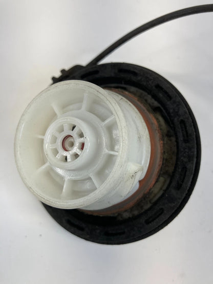 2005-2019 KIA SORENTO 2004-2006 KIA RIO FUEL FILLER TANK GAS CAP LID COVER OEM