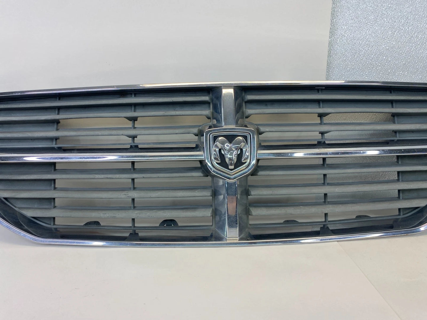 2007-2012 DODGE CALIBER FRONT HOOD BUMPER RADIATOR GRILLE CHROME CH1200299 OEM