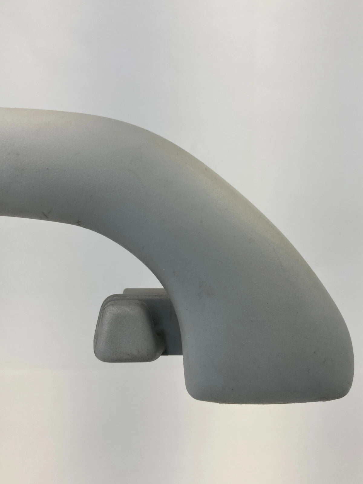 2005-2007 VOLKSWAGEN JETTA REAR LEFT ROOF ASSIST GRAB HANDLE COAT HOOK UNIT OEM
