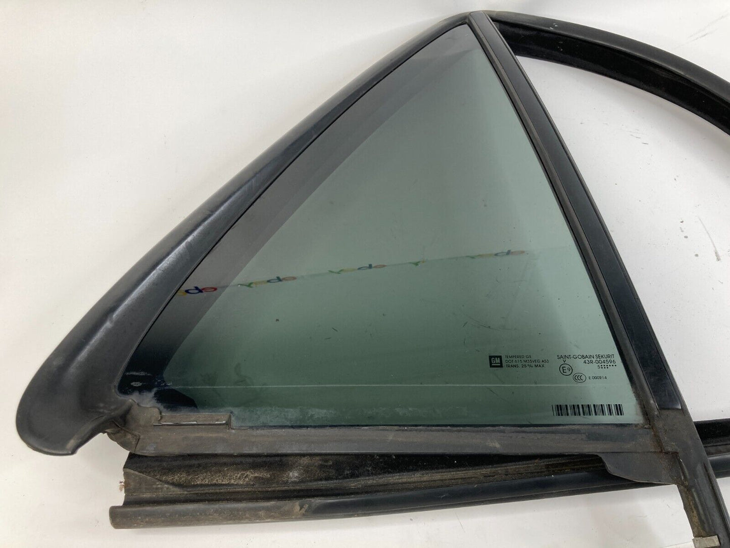 2004-2009 Cadillac SRX Rear Right Door Quarter Vent Window Glass 43R-004596 OEM