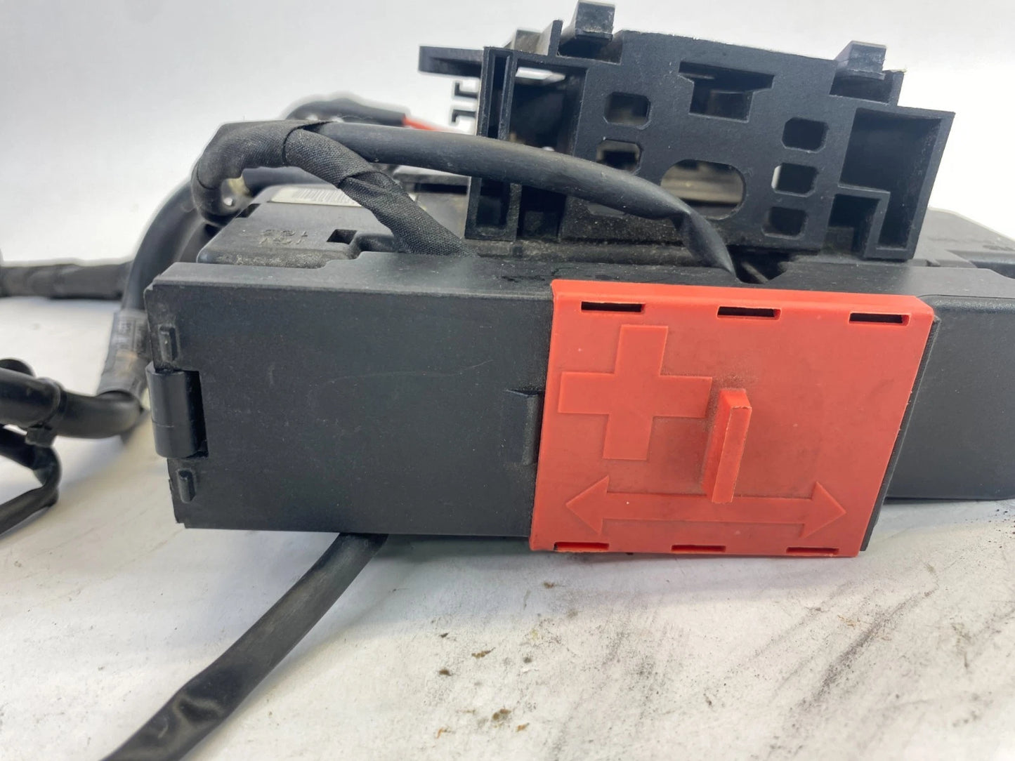 2010-2012 MERCEDES-BENZ GLK350 POSITIVE BATTERY TERMINAL JUNCTION A207-540-06-40