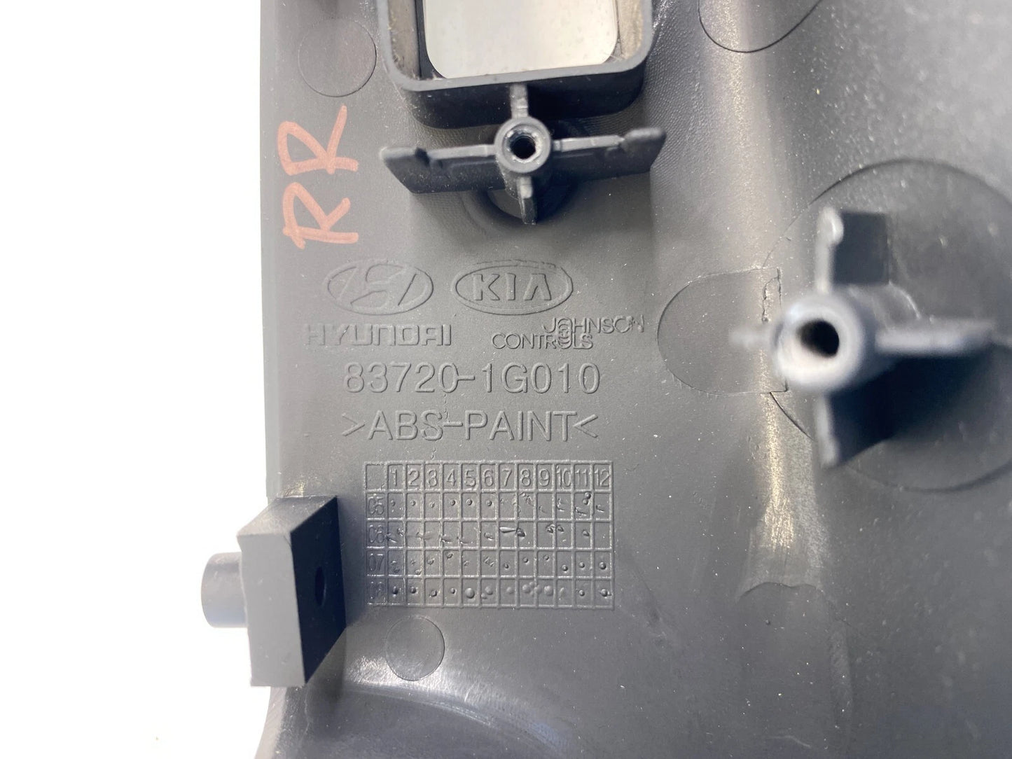 06-11 KIA RIO RIO5 REAR RIGHT PASSENGER DOOR WINDOW SWITCH BEZEL 83720-1G010 OEM