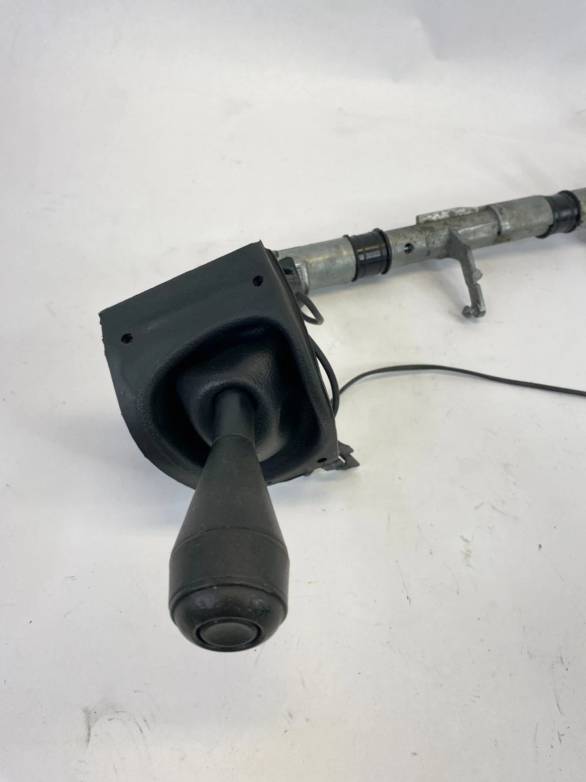 2003 2004 LINCOLN TOWN CAR 4.6L AT STEERING COLUMN SHIFT TUBE SHIFTER ROD LEVER