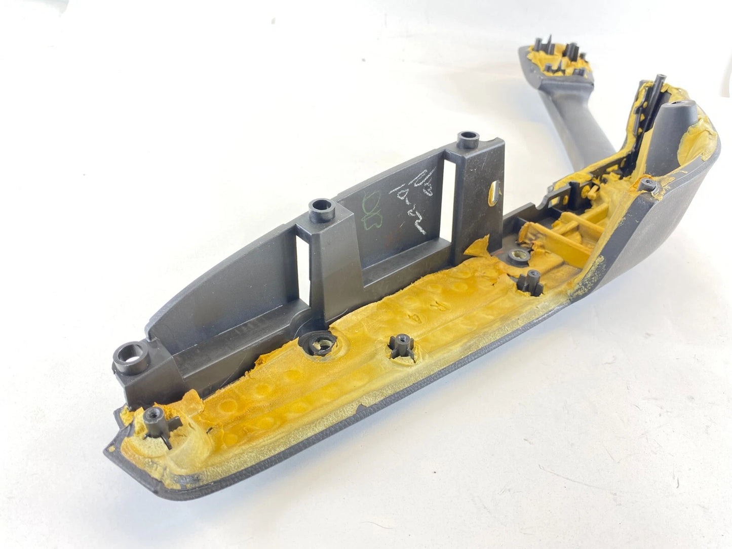 04-08 ACURA TL FRONT RIGHT SIDE INNER DOOR PANEL PULL HANDLE ARMREST BASE OEM