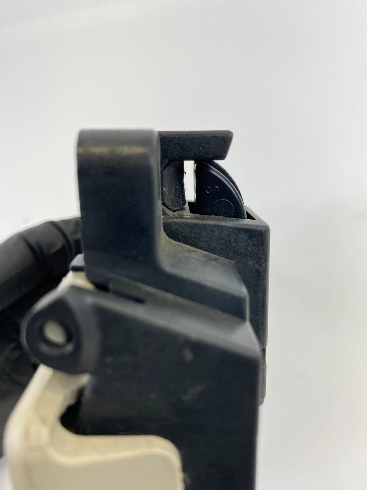 2006-2009 MERCURY MILAN GLOVE BOX COMPARTMENT LATCH LOCK HANDLE 5F23-1706004 OEM