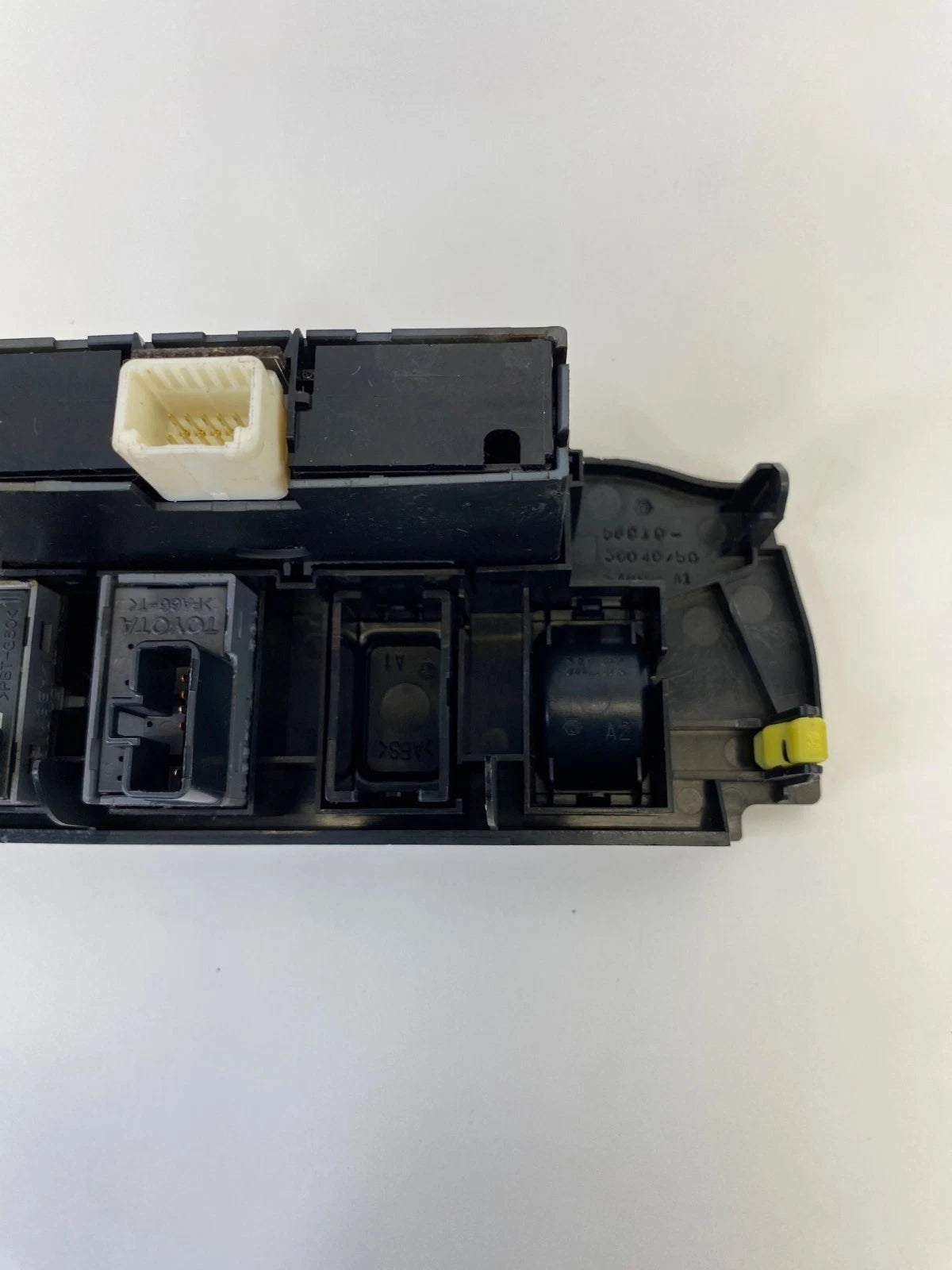 08 09 10 11 LEXUS GS350 CENTER CONSOLE HEATED SEAT & TRACTION SWITCH OEM