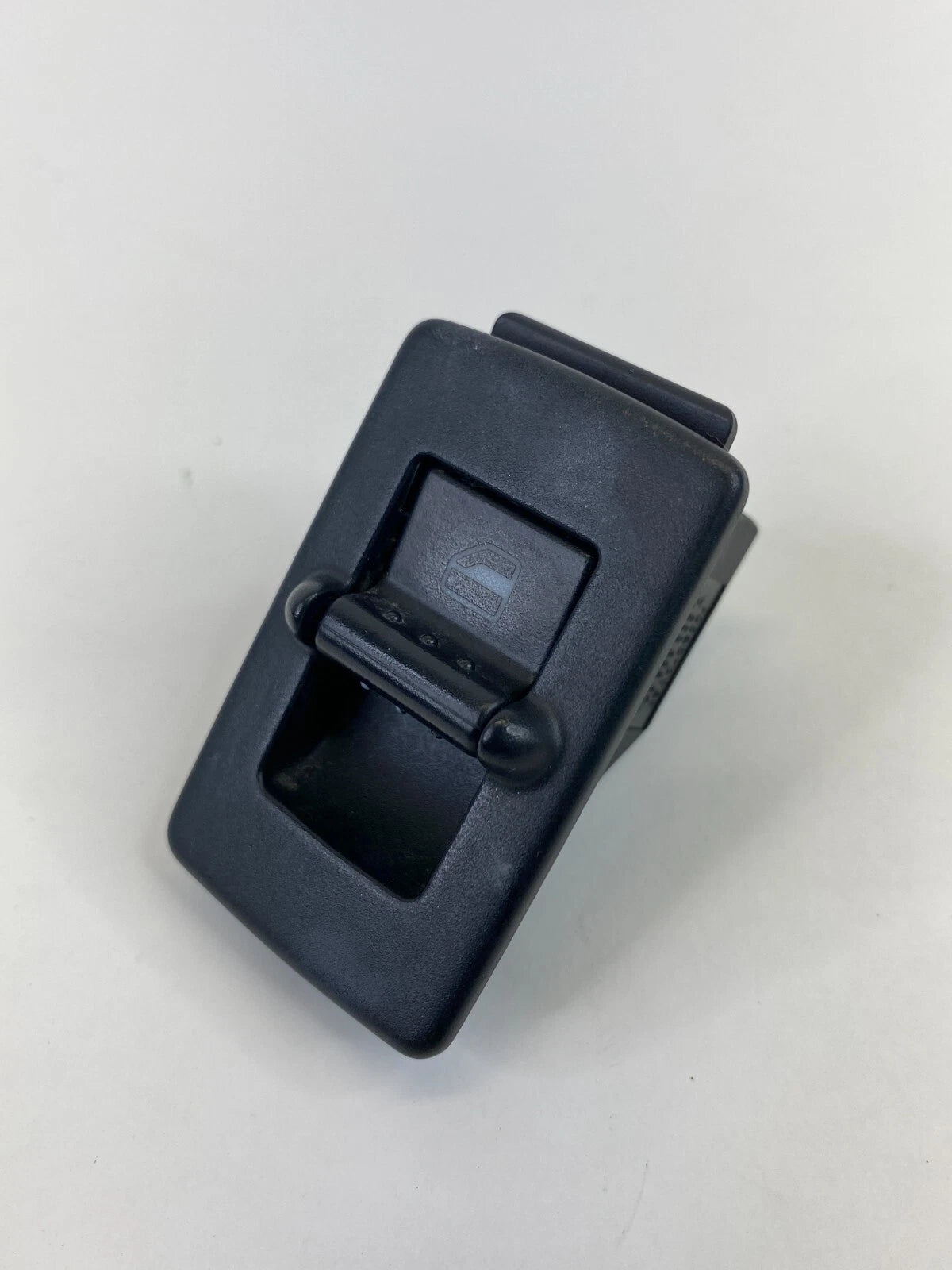 98-07 VOLKSWAGEN BEETLE FRONT RIGHT SIDE DOOR POWER WINDOW CONTROL SWITCH OEM