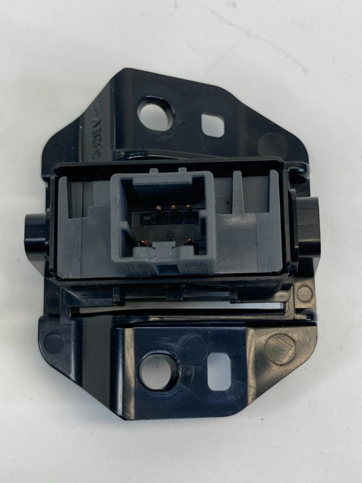 2006-2013 INFINITI M35 M45 G37 REAR TRUNK RELEASE OPEN CONTROL SWITCH BUTTOM