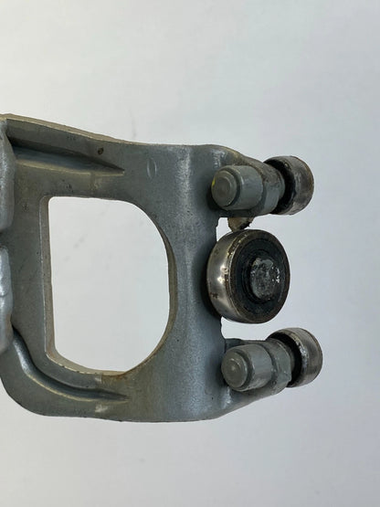2004-2010 TOYOTA SIENNA REAR RIGHT DOOR MIDDLE SLIDING HINGE ROLLER RAIL UNIT