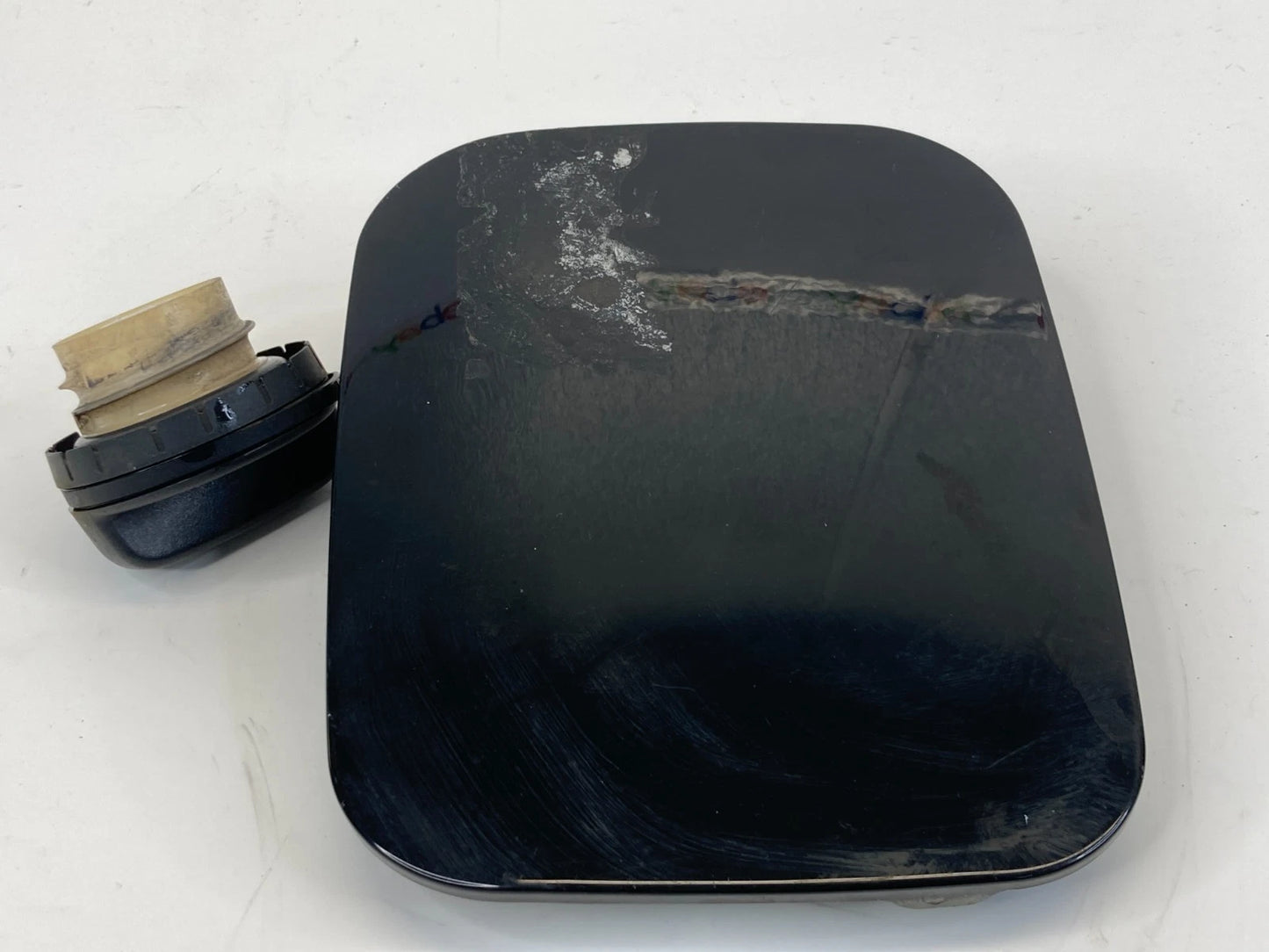 2007-2011 TOYOTA CAMRY FUEL FILLER DOOR GAS TANK LID FLAP COVER WITH GAS CAP OEM