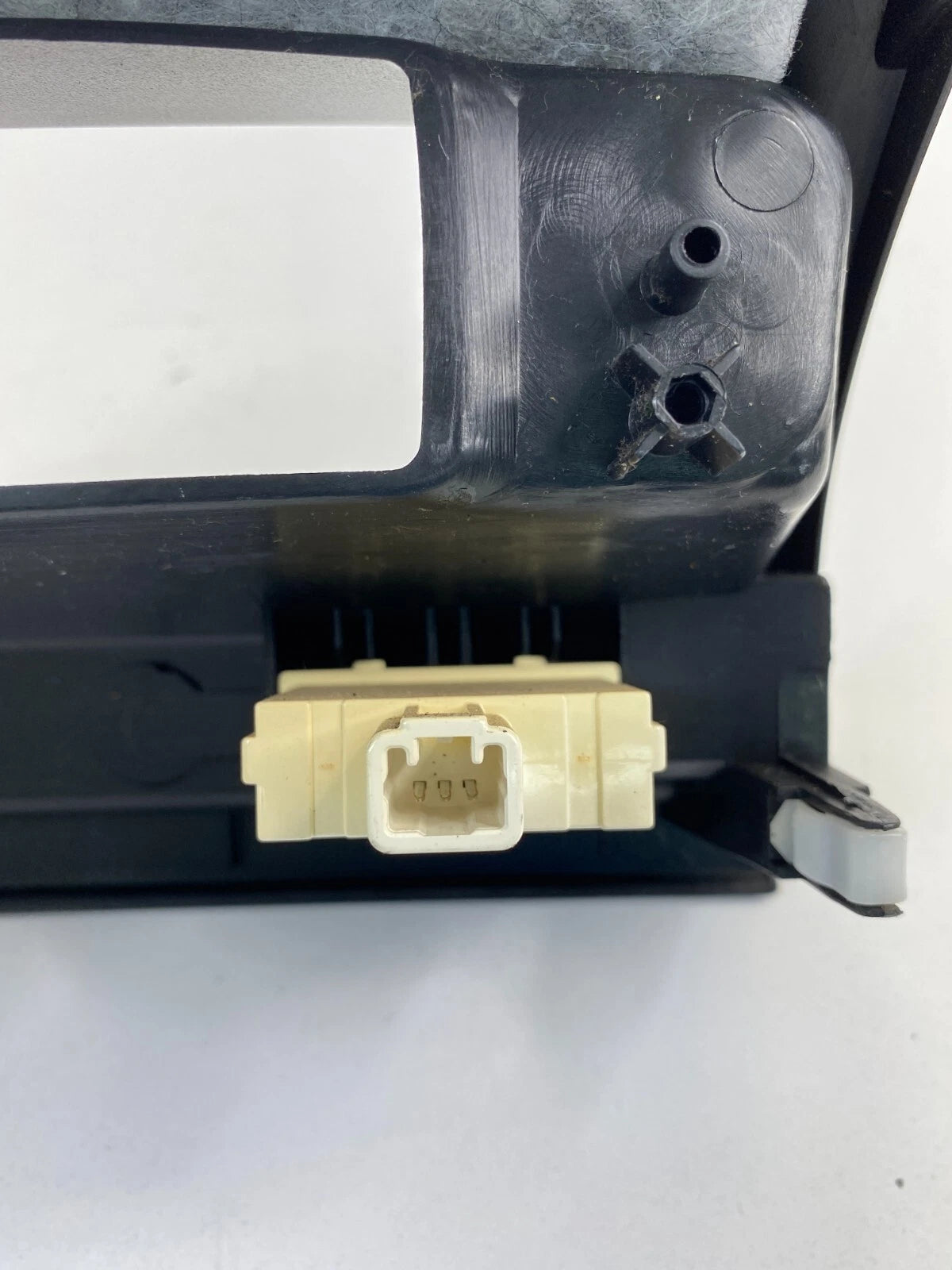 2004-2012 MITSUBISHI GALANT CENTER DASH MOUNTED CLOCK TRIM COVER MR590309X OEM