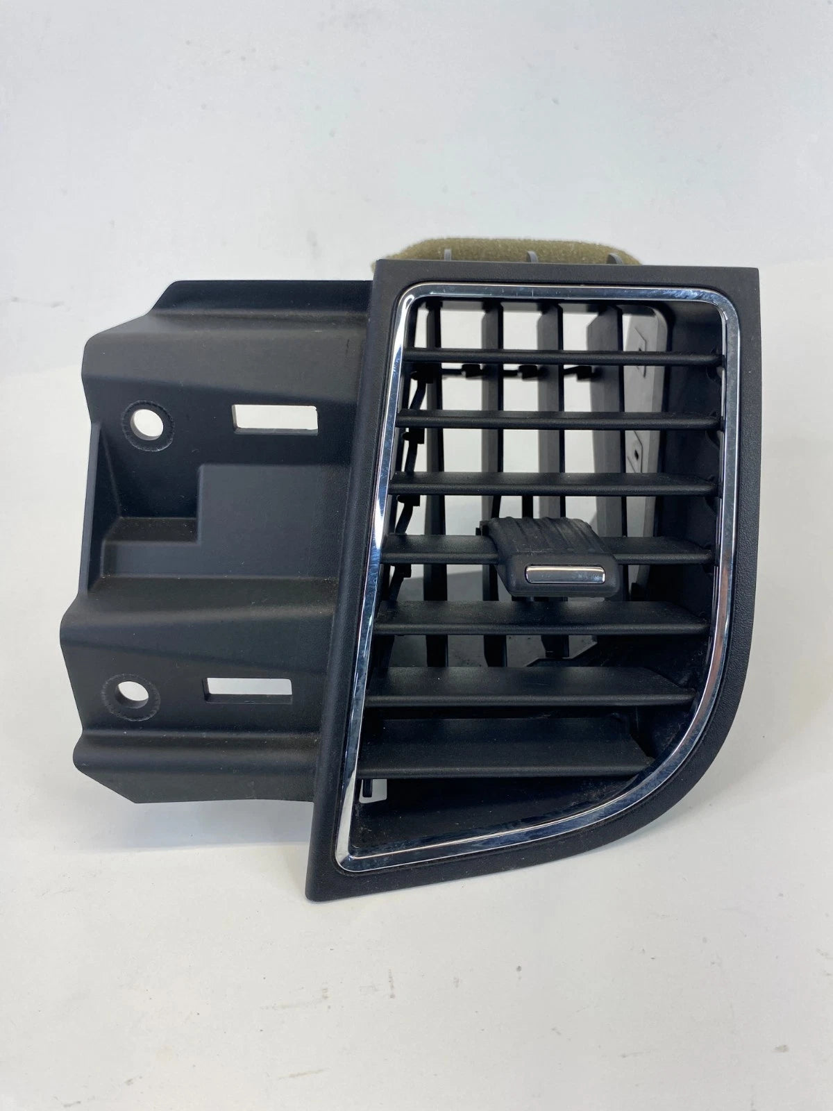 2010-2019 FORD TAURUS RIGHT SIDE DASH AC AIR VENT GRILLE OUTLET AG13-54046B30-A