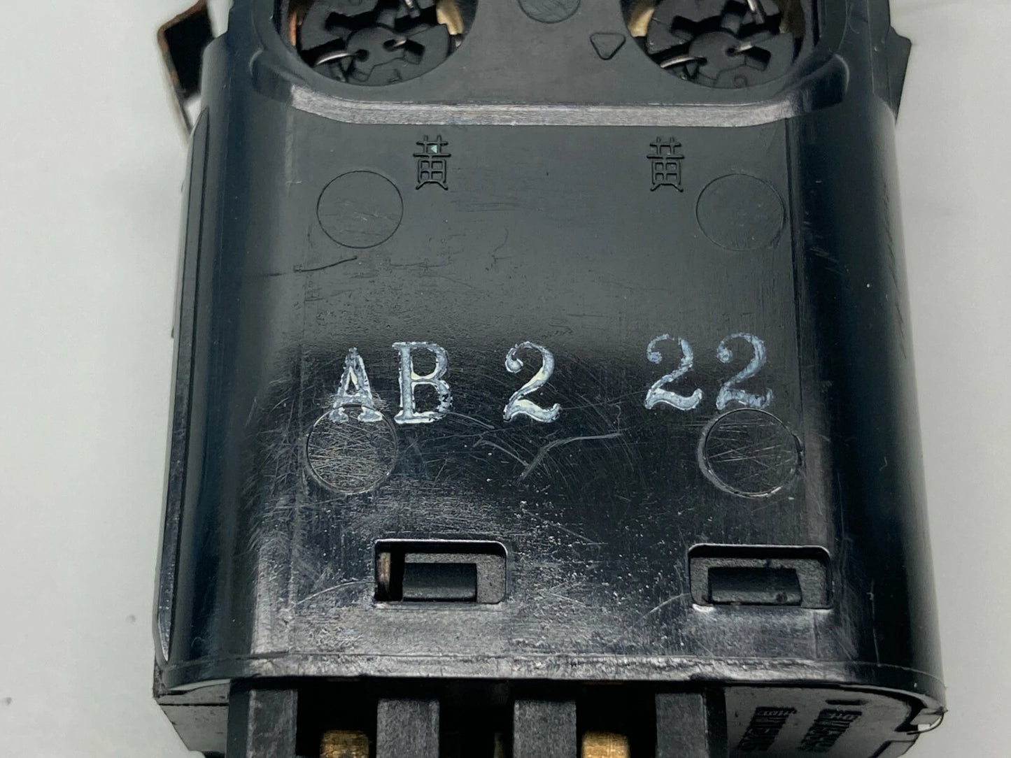 2001-2003 ACURA MDX DASH RIGHT PASSENGER HEATED SEAT SWITCH M15993 / M15994 OEM