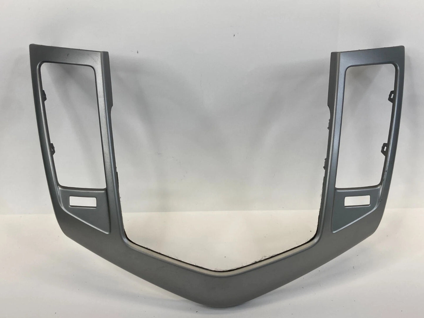 2011-2016 CHEVROLET CRUZE DASH RADIO SURROUND TRIM BEZEL PANEL 94567907 OEM