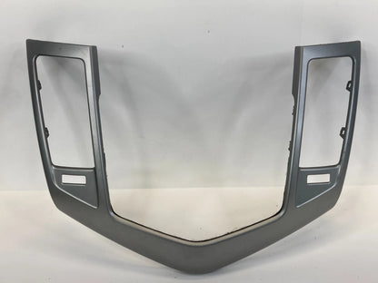 2011-2016 CHEVROLET CRUZE DASH RADIO SURROUND TRIM BEZEL PANEL 94567907 OEM