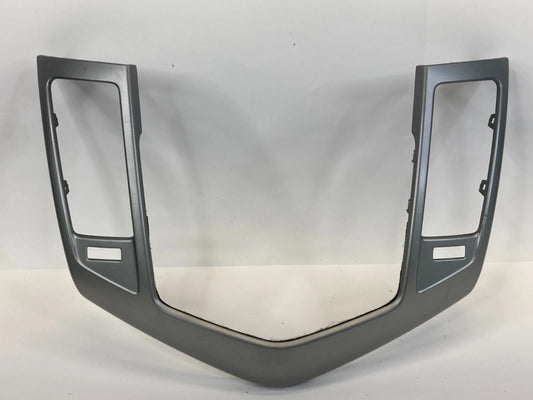 2011-2016 CHEVROLET CRUZE DASH RADIO SURROUND TRIM BEZEL OEM 94567907
