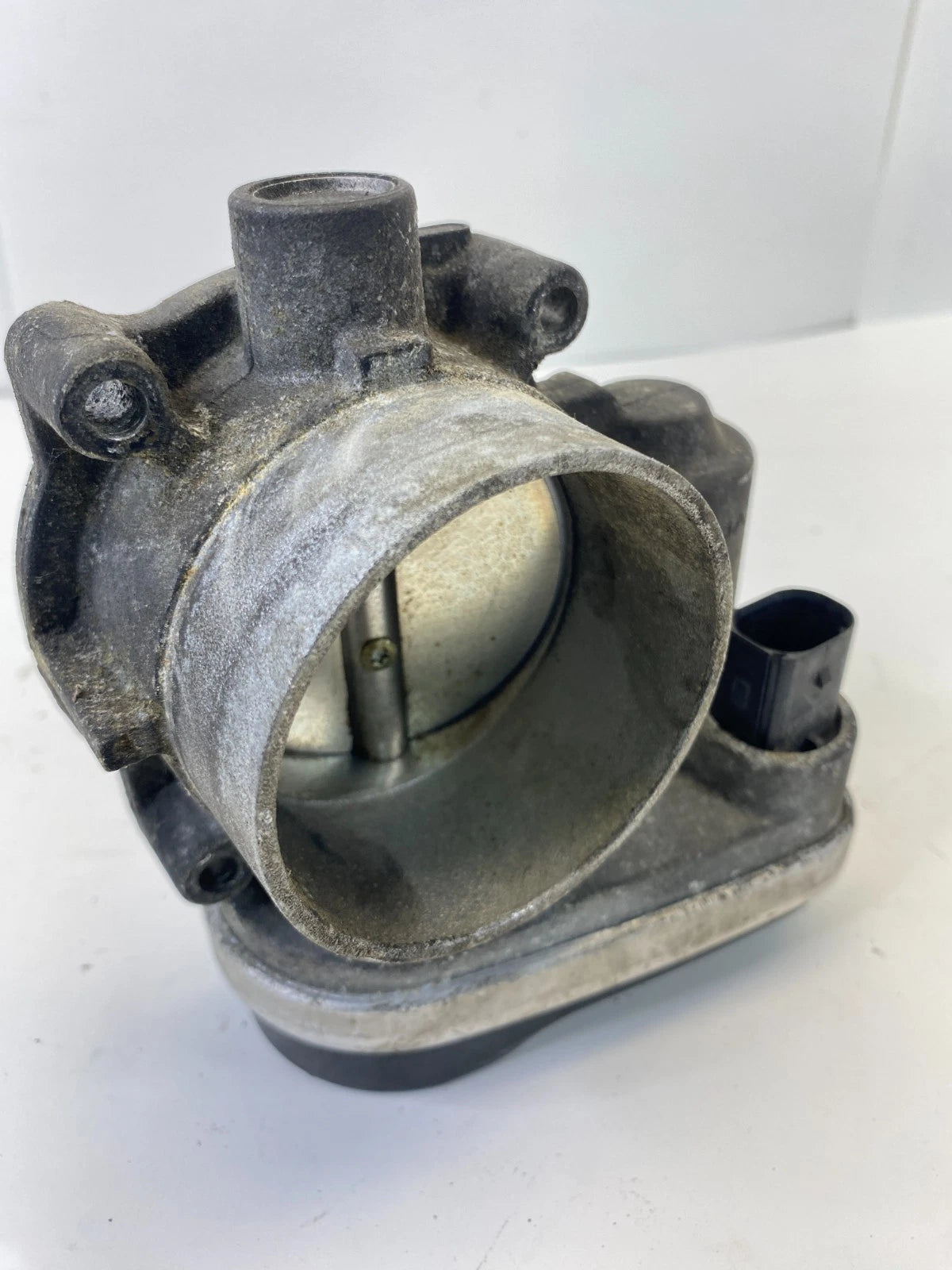 2005-2010 CHRYSLER 300 2006-2010 DODGE CHARGER THROTTLE BODY 04861691AA OEM