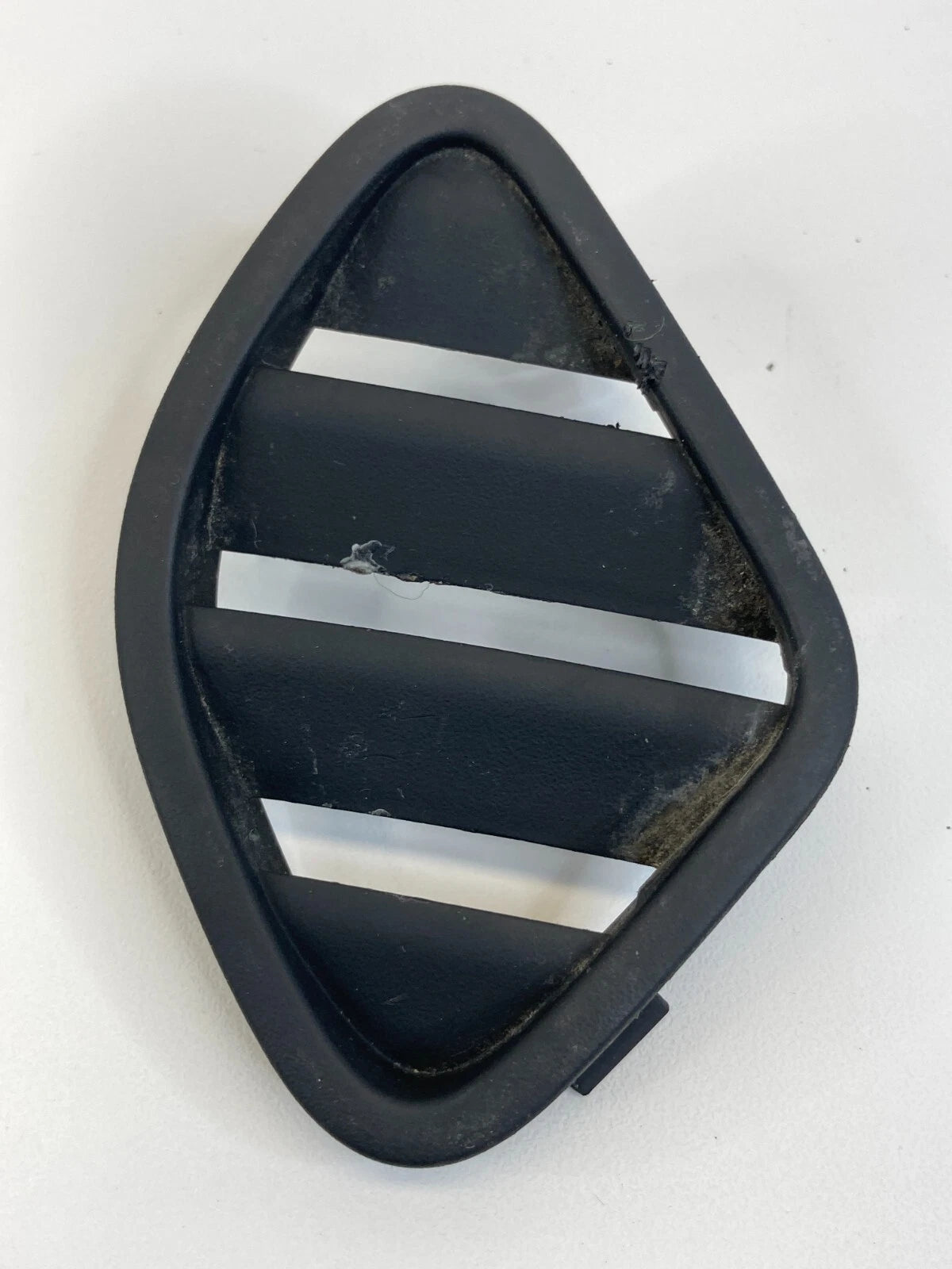 2013-2015 CHEVROLET MALIBU RIGHT SIDE DASH AC AIR VENT DEFROSTER GRILLE 20758339