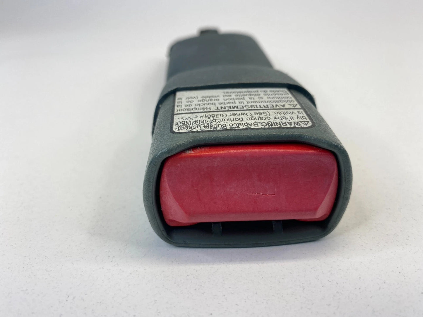 1997-2002 FORD ESCORT FRONT RIGHT PASSENGER SIDE SEAT BELT BUCKLE CLIP OEM