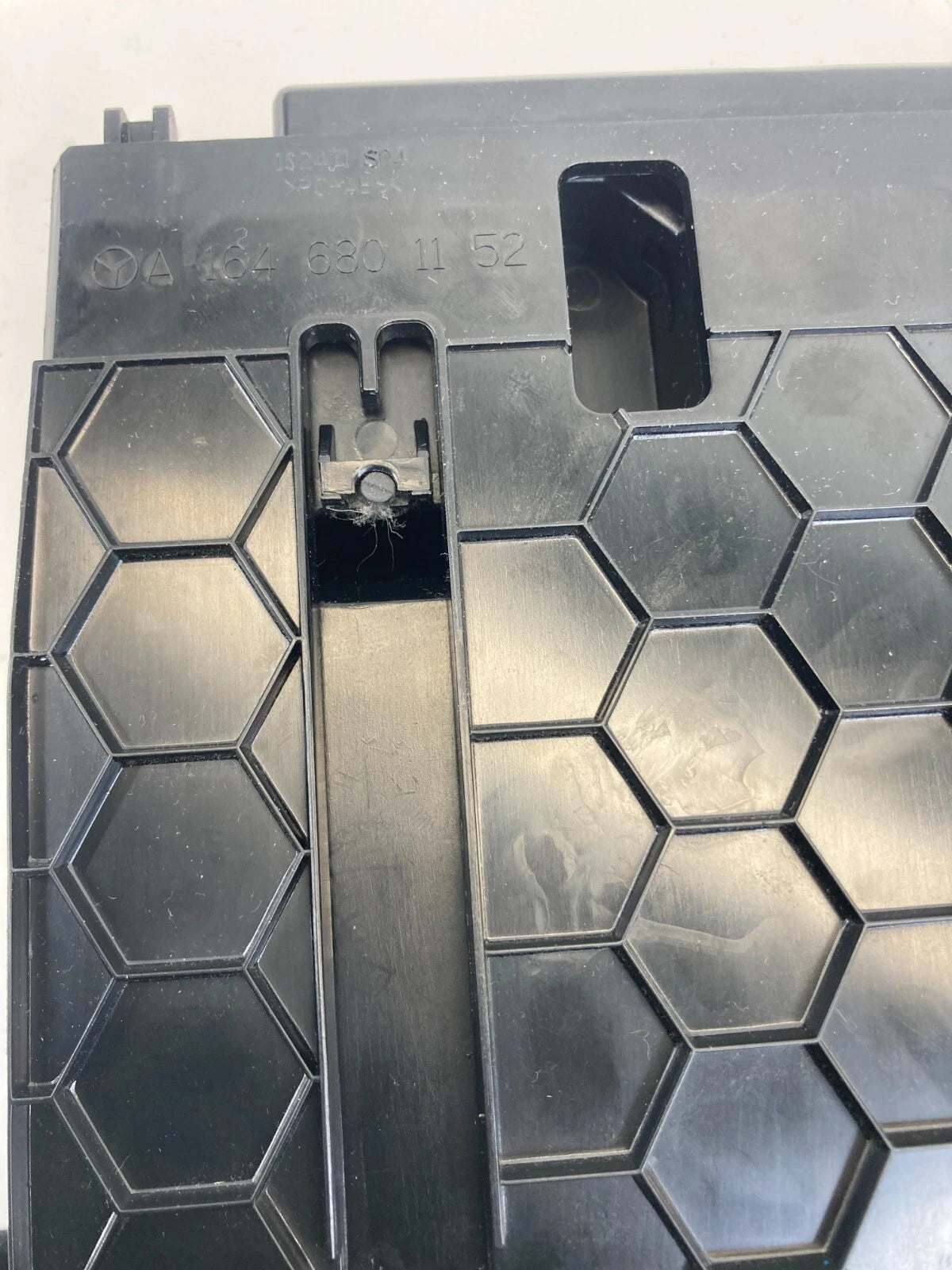 2006-2011 MERCEDES-BENZ ML350 DASH CENTER CONSOLE HOUSING TRAY STORAGE OEM