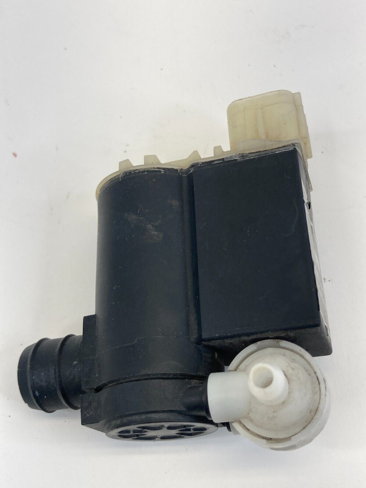 2005-2010 Kia Sportage Windshield Wiper Washer Pump Assembly 98510-1F100 OEM