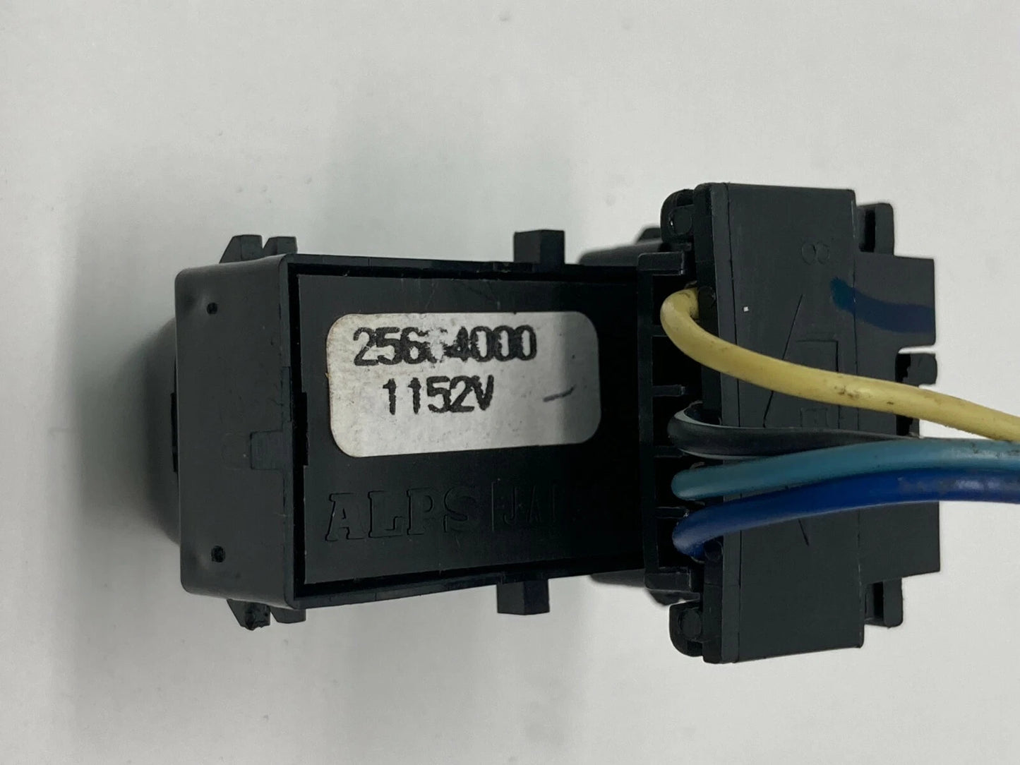 2000-2005 CADILLAC DEVILLE FRONT RIGHT PASSENGER DOOR POWER LOCK SWITCH 25664000
