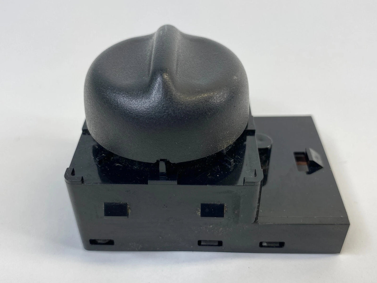 2009 2010 2011 2012 CHEVROLET TRAVERSE RIGHT PASSENGER SEAT LUMBAR SWITCH OEM