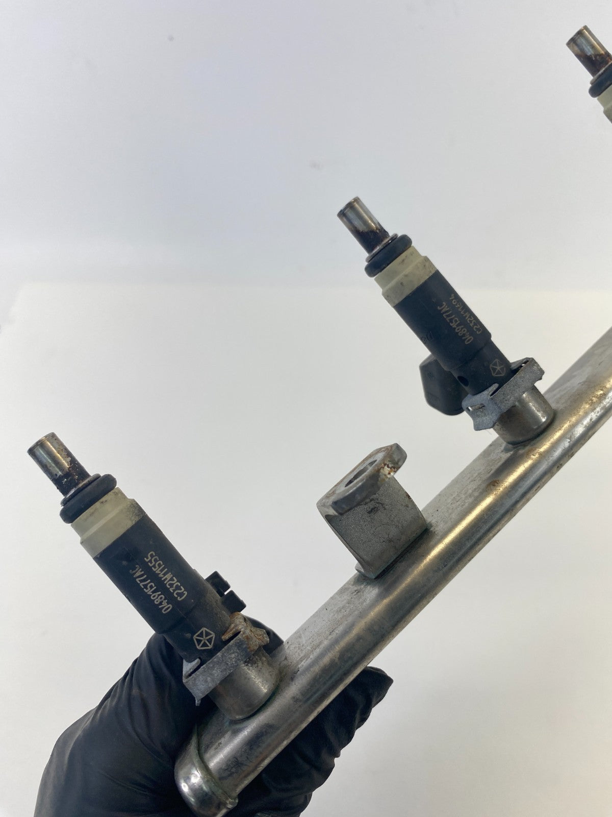 2008-2014 Dodge Avenger 07-12 Sebring 2.4L A/T Fuel Injector Rail Set 4627355AA