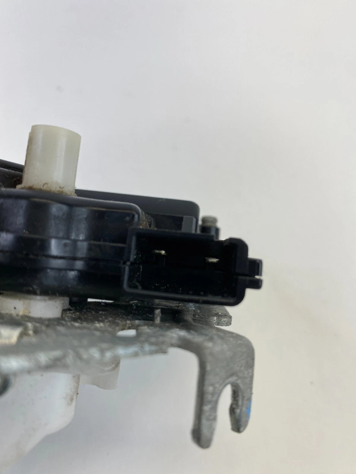 2008-2012 JEEP LIBERTY REAR LIFTGATE LOCK LATCH ACTUATOR OEM FACTORY
