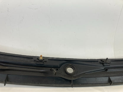 1999 2000 BMW 323i Front Lower Windshield Cowl Panel Cover Top Trim 8-208-483