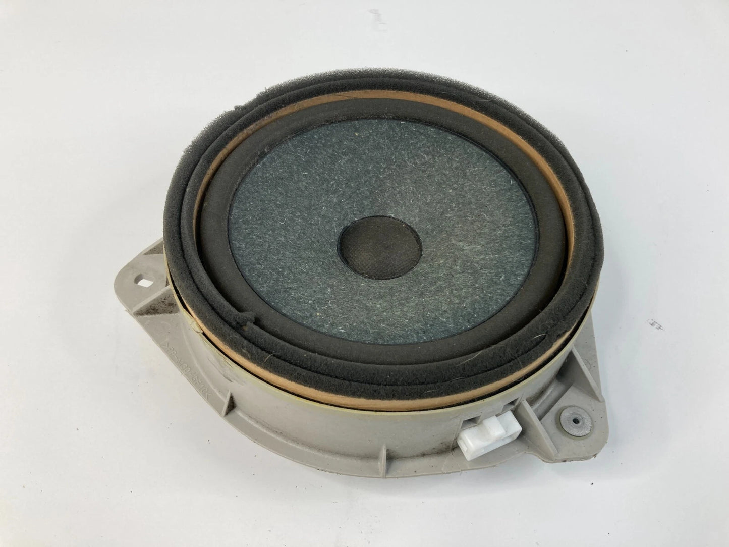 2001-2005 TOYOTA RAV4 RAV-4 REAR LEFT DOOR SPEAKER AUDIO 86160-42070 OEM
