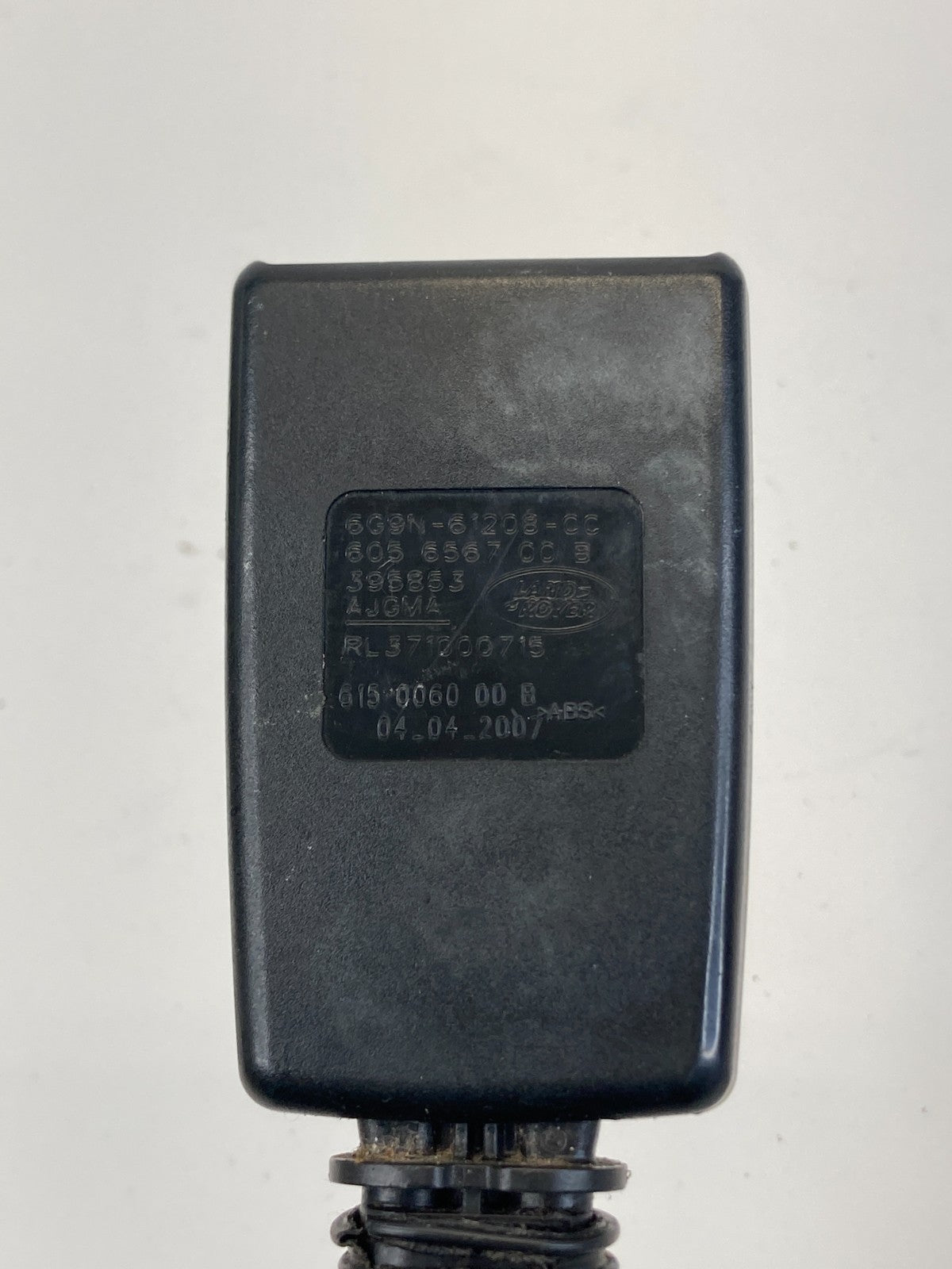 2008-2012 Land Rover LR2 Front Right Passenger Seat Belt Buckle OEM