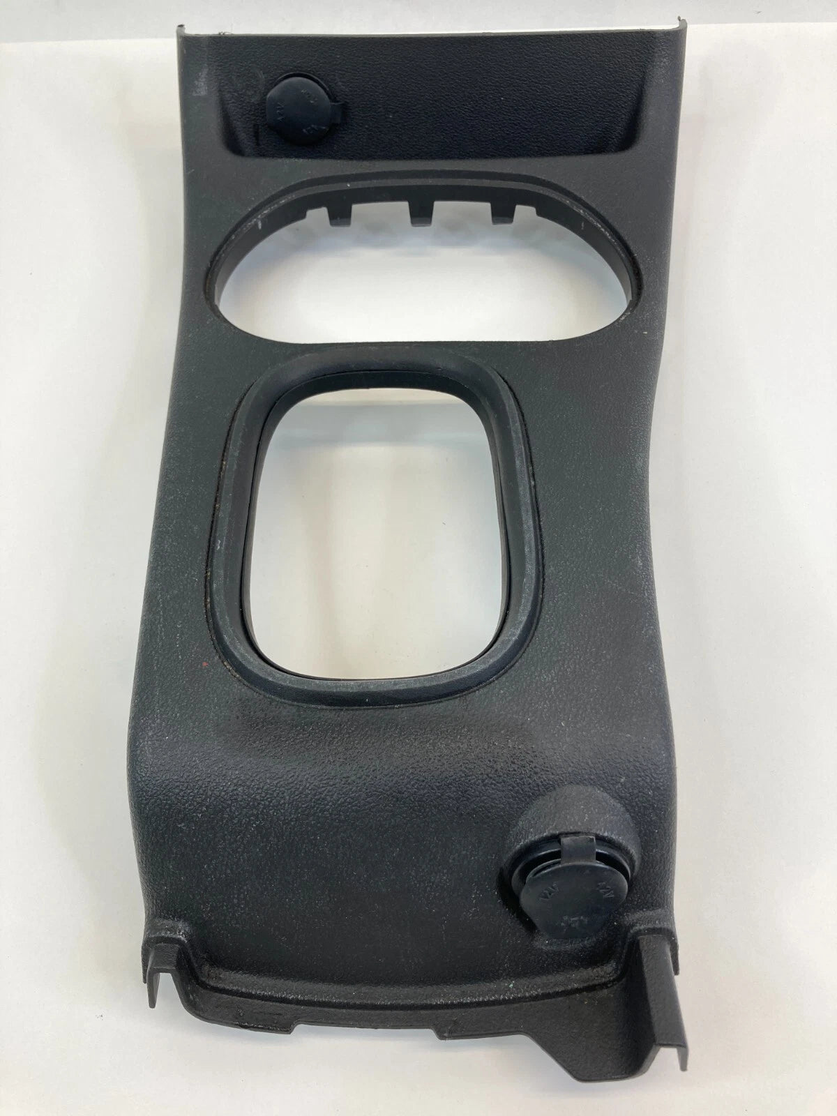 05-10 CHEVROLET COBALT A/T CONSOLE SHIFTER TRIM BEZEL W/ POWER OUTLET 15212350