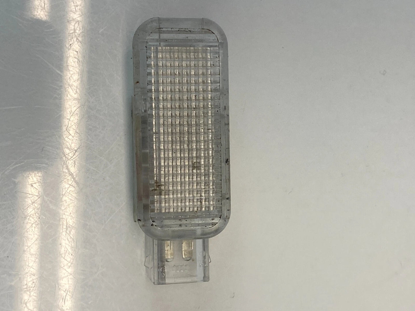 2007-2015 AUDI Q7 FRONT LEFT DRIVER SIDE INTERIOR DOOR COURTESY LIGHT LAMP OEM