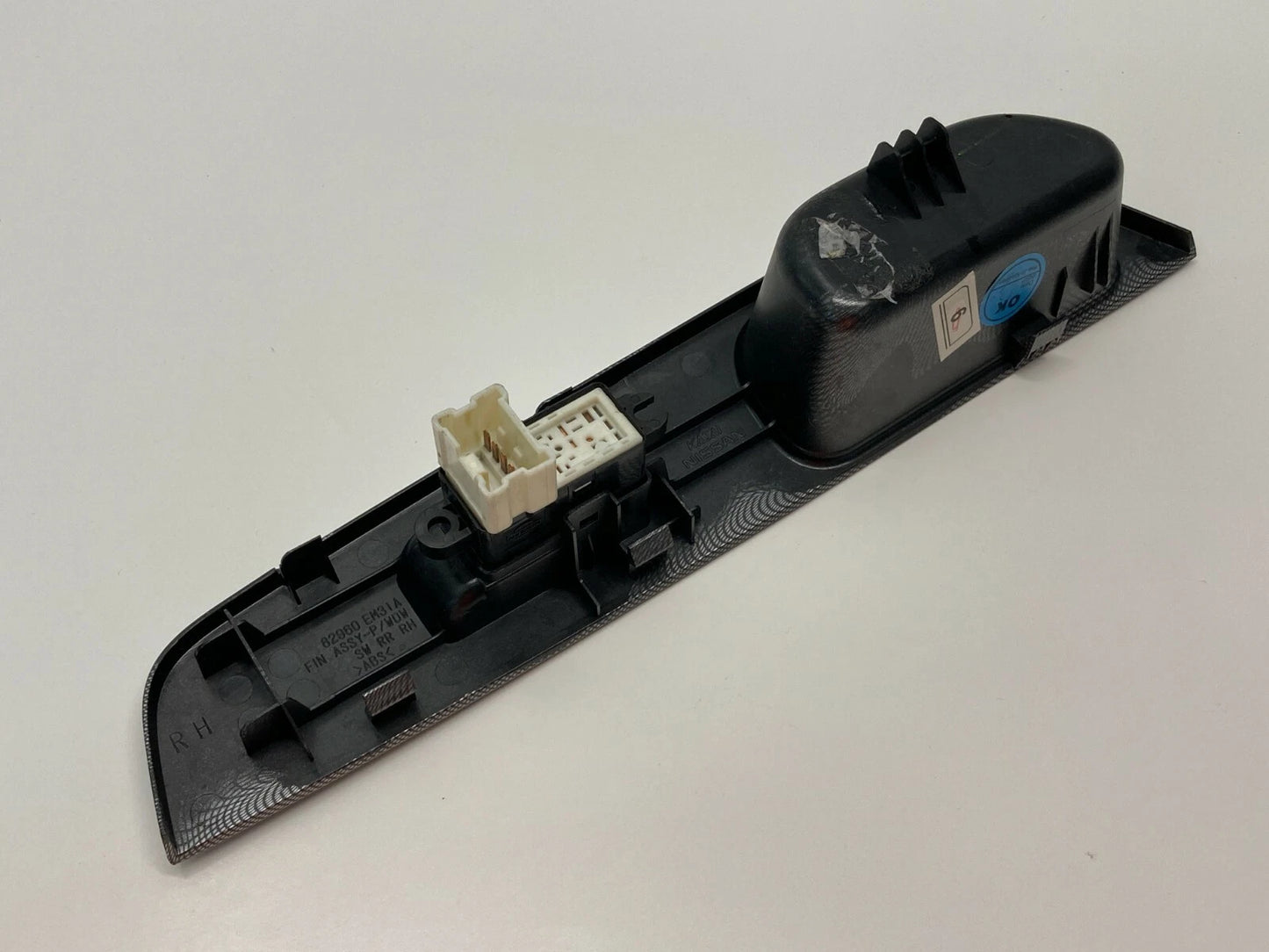 2007-2009 NISSAN VERSA REAR RIGHT PASSENGER SIDE WINDOW SWITCH 82960 EM31A OEM