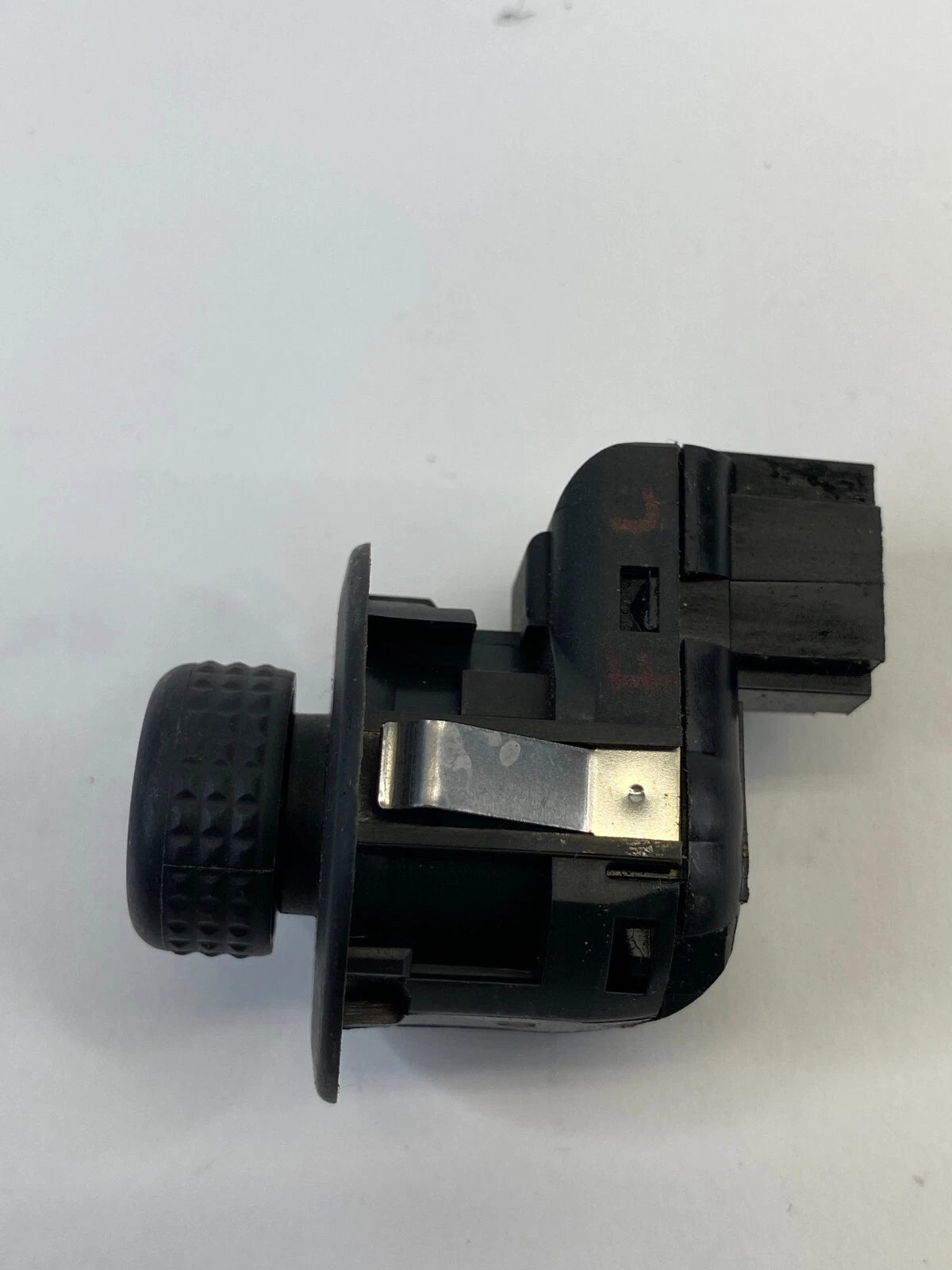 2006-2012 FORD FUSION FRONT LEFT DOOR POWER MIRROR CONTROL SWITCH 9L3T-17B676-AA