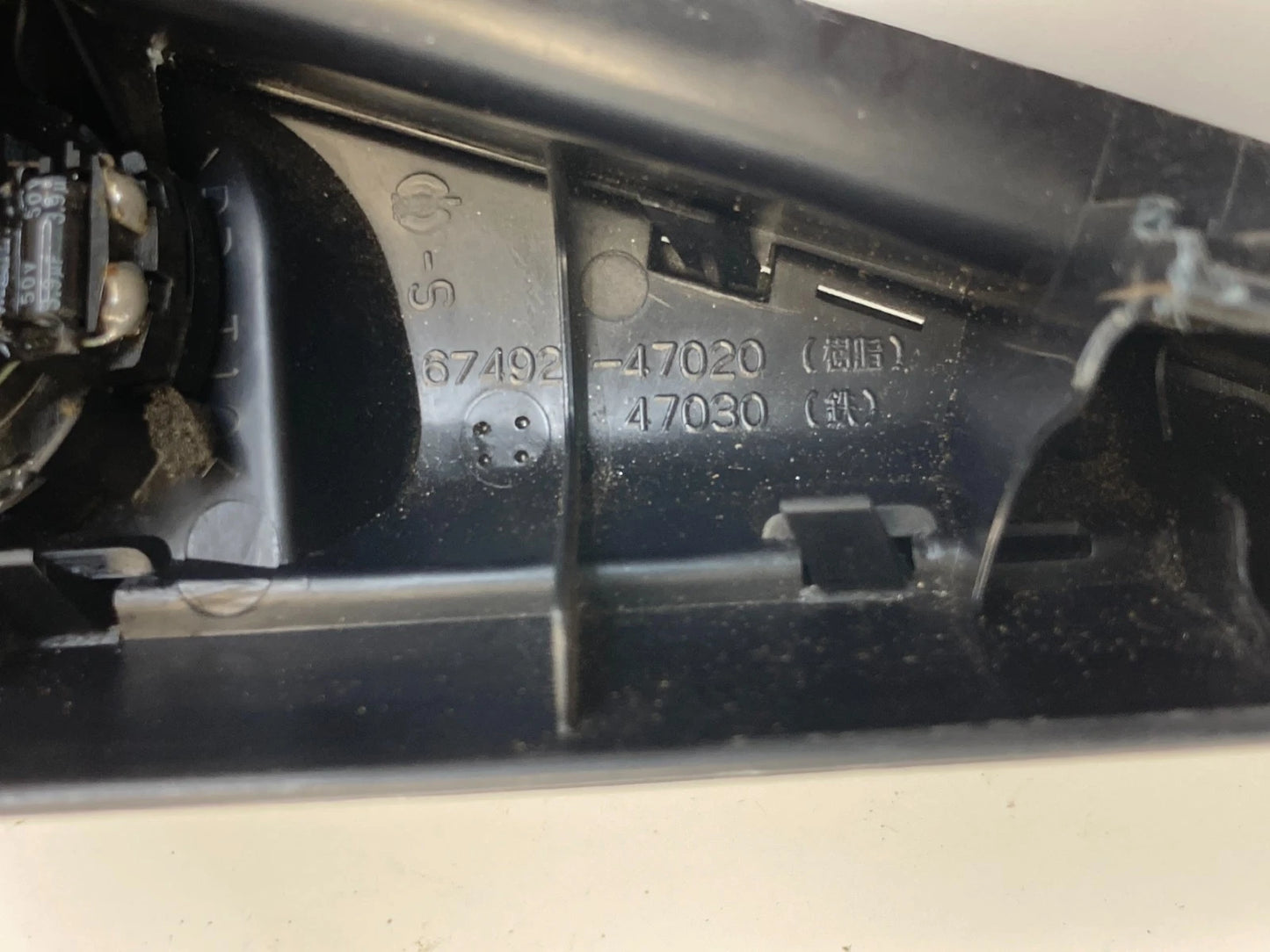 2004-2009 TOYOTA PRIUS FRONT LEFT INTERIOR MIRROR TWEETER COVER TRIM OEM