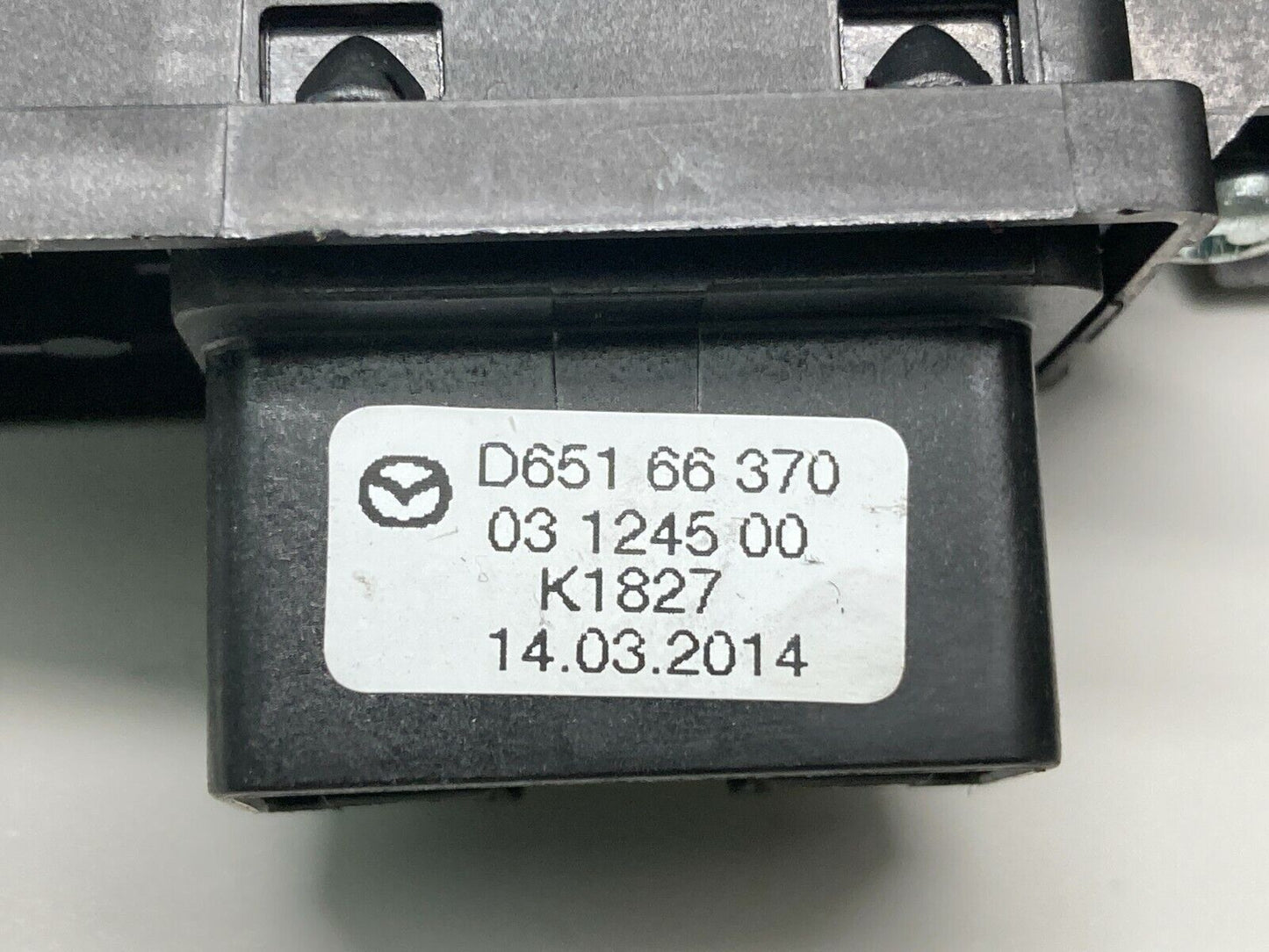 2011-2014 Mazda 2 Rear Right Door Power Window Switch RR RH D65166370 OEM