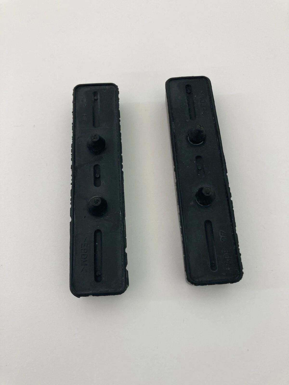 2007 PONTIAC G6 SEDAN FRONT HOOD ADJUSMENT RUBBER BUMPER STOP SET PAIR OEM