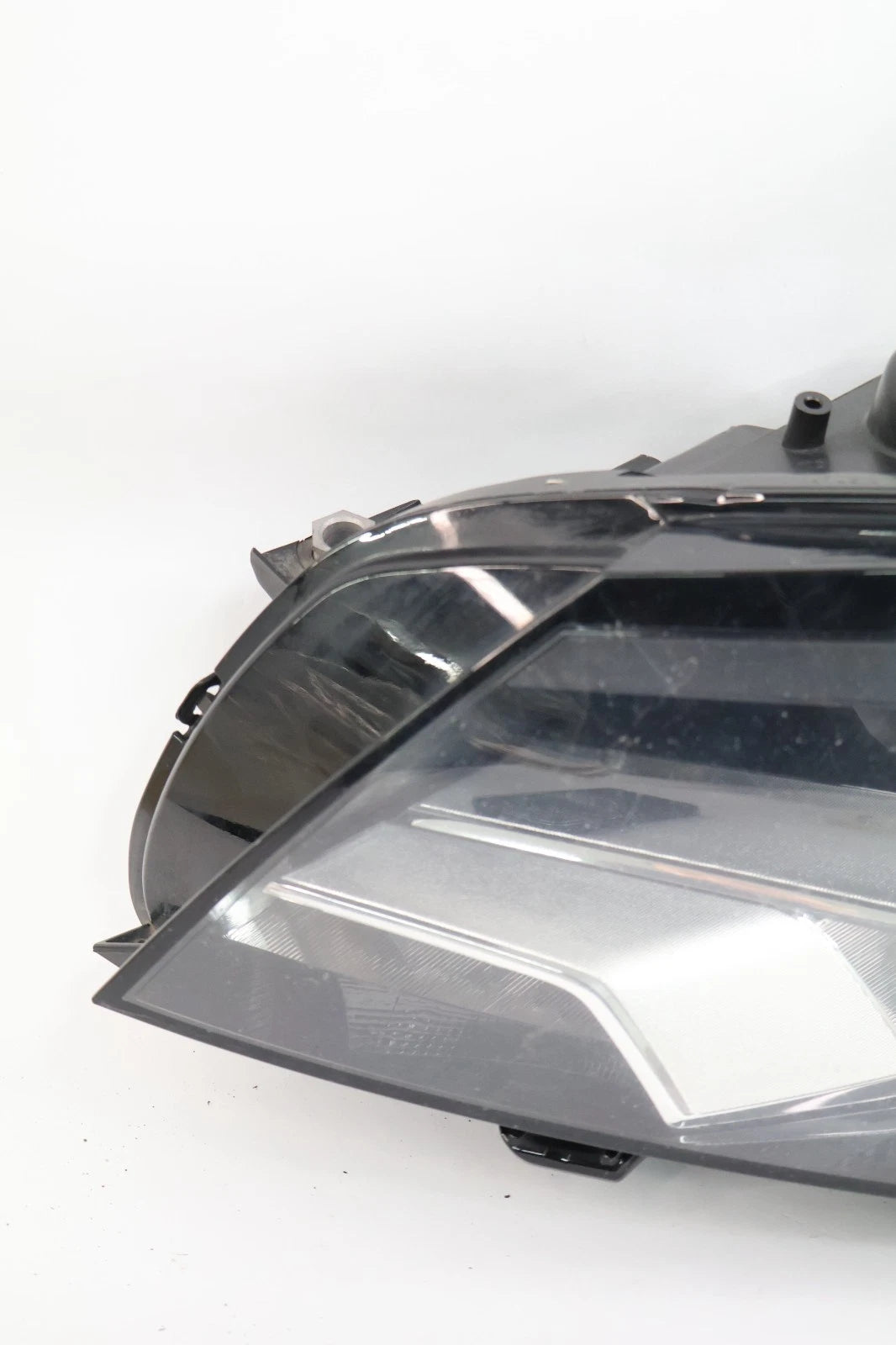 2012-2015 VOLKSWAGEN PASSAT FRONT LEFT SIDE HALOGEN HEADLIGHT LAMP 561-941-005-D